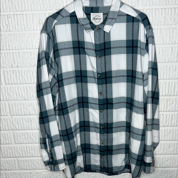 JACHS Girlfriend Tops - Jachs Girlfriend White and Green Plaid Casual Flannel Shirt